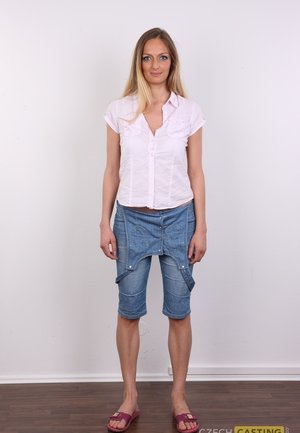 18 year old girl Nicole Ray showing off her tits and twat on golf course